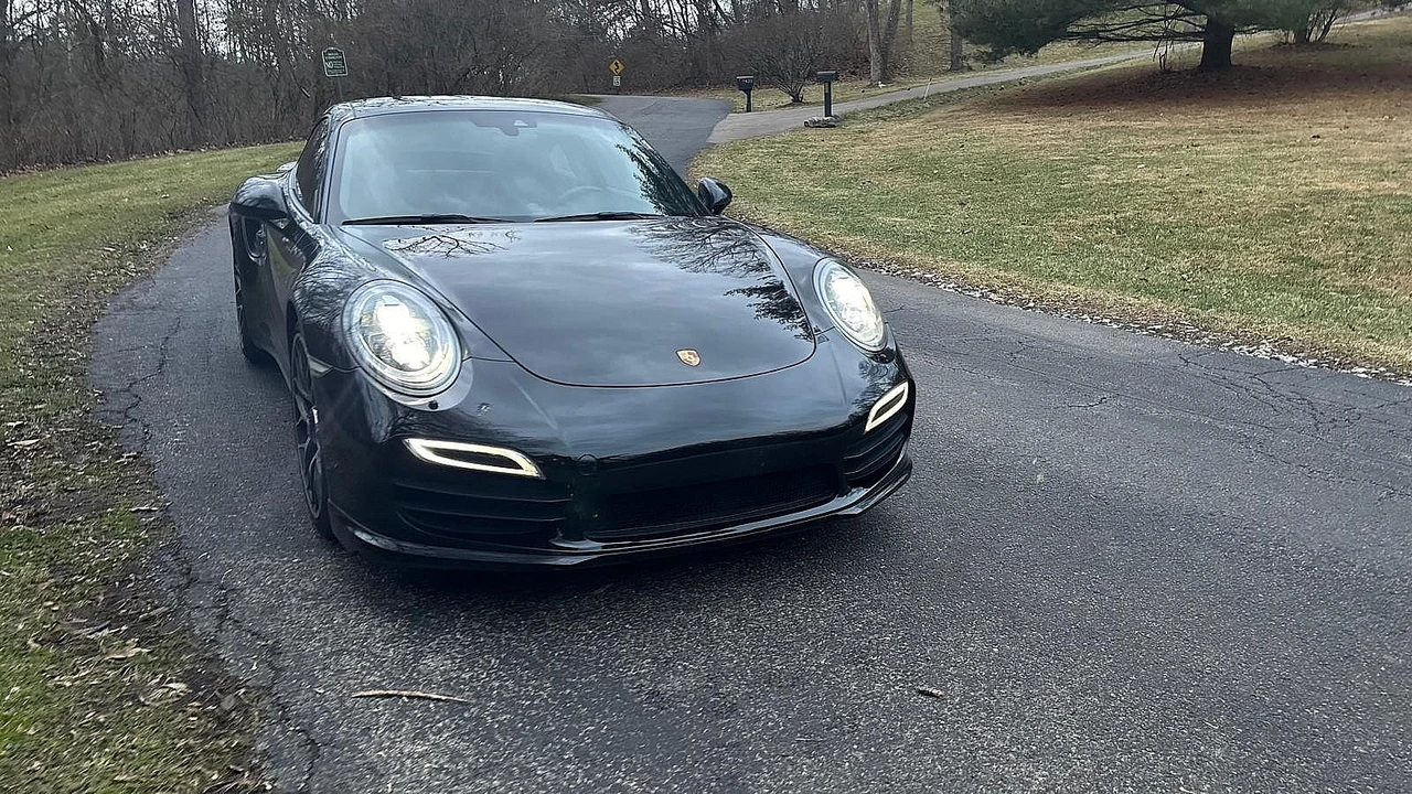 2014 Porsche 991 Turbo - Image 23 of 27