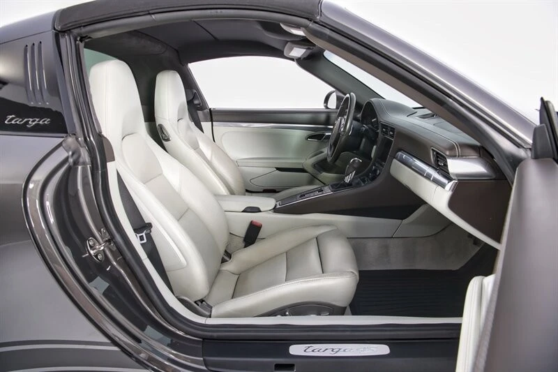 2014 Porsche 991 Targa 4 & 4S - Image 29 of 31