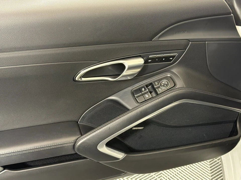 2014 Porsche 991 Targa 4 & 4S - Image 14 of 26