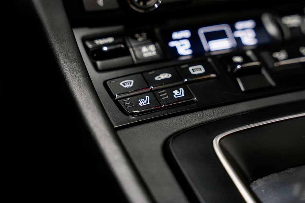 2014 Porsche 991 Targa 4 & 4S - Image 15 of 31