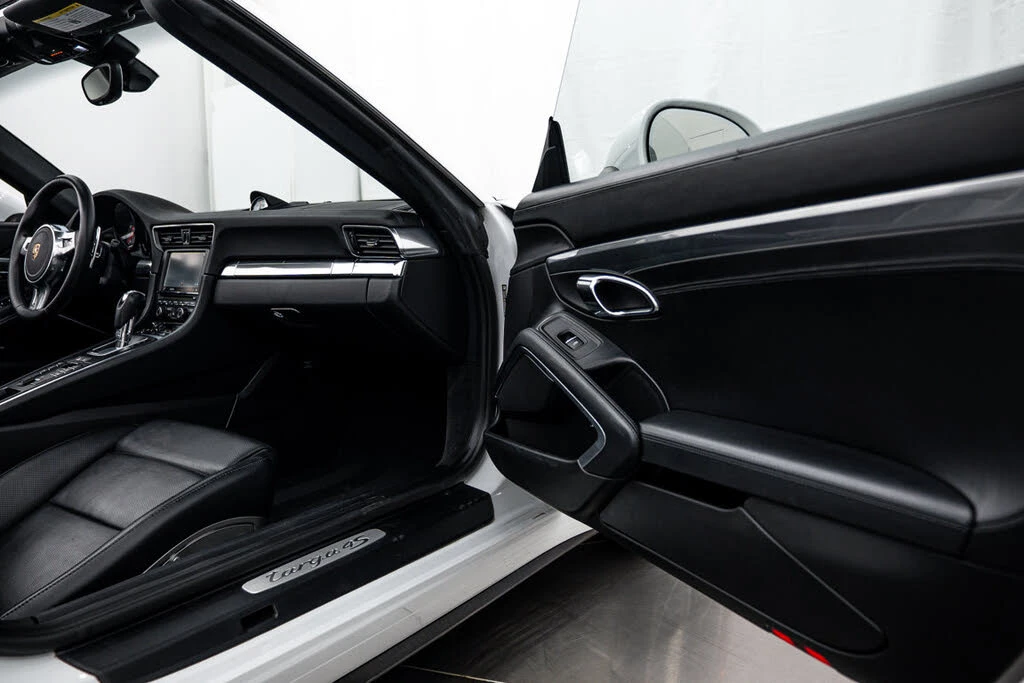 2014 Porsche 991 Targa 4 & 4S - Image 25 of 31
