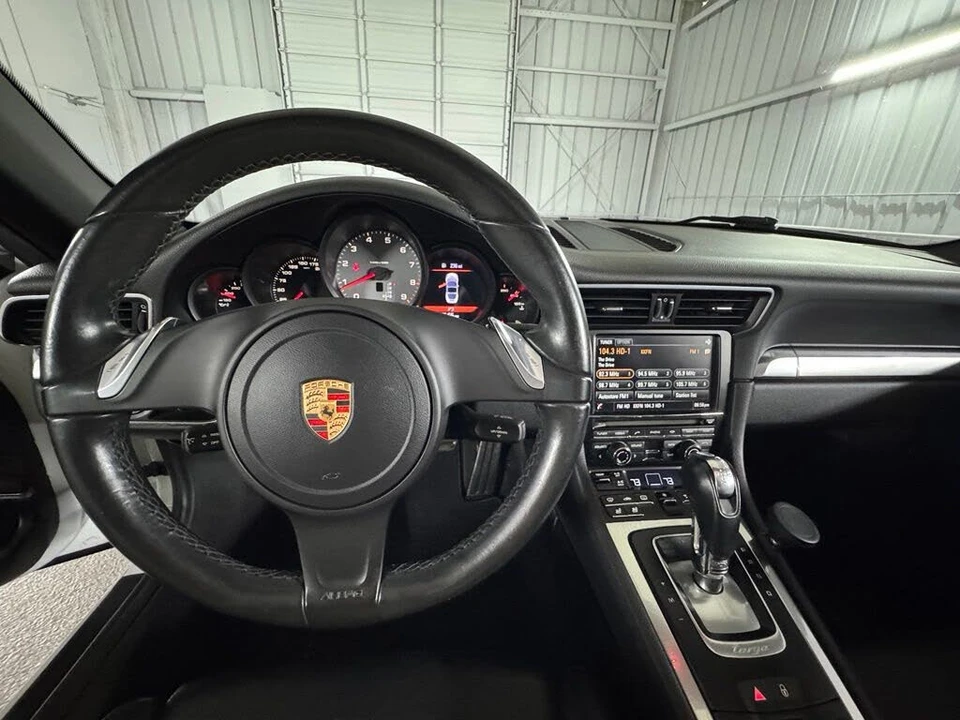 2014 Porsche 991 Targa 4 & 4S - Image 25 of 31