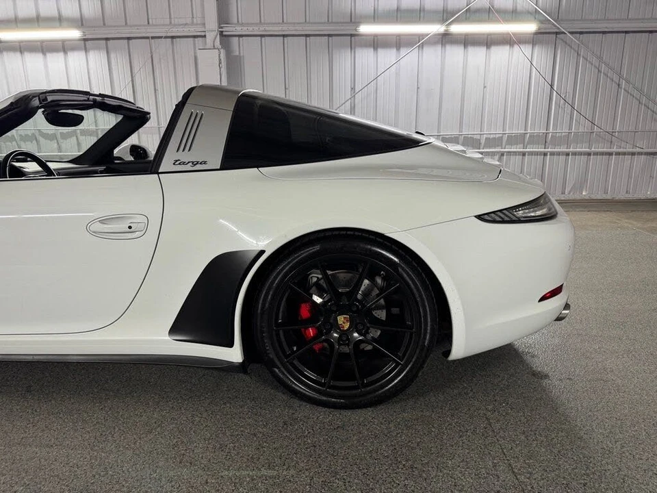 2014 Porsche 991 Targa 4 & 4S - Image 16 of 31