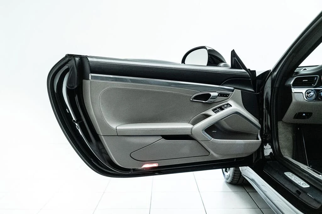2014 Porsche 991 Targa 4 & 4S - Image 30 of 31