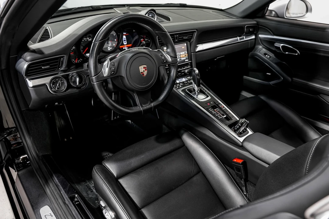 2014 Porsche 991 Targa 4 & 4S - Image 9 of 12