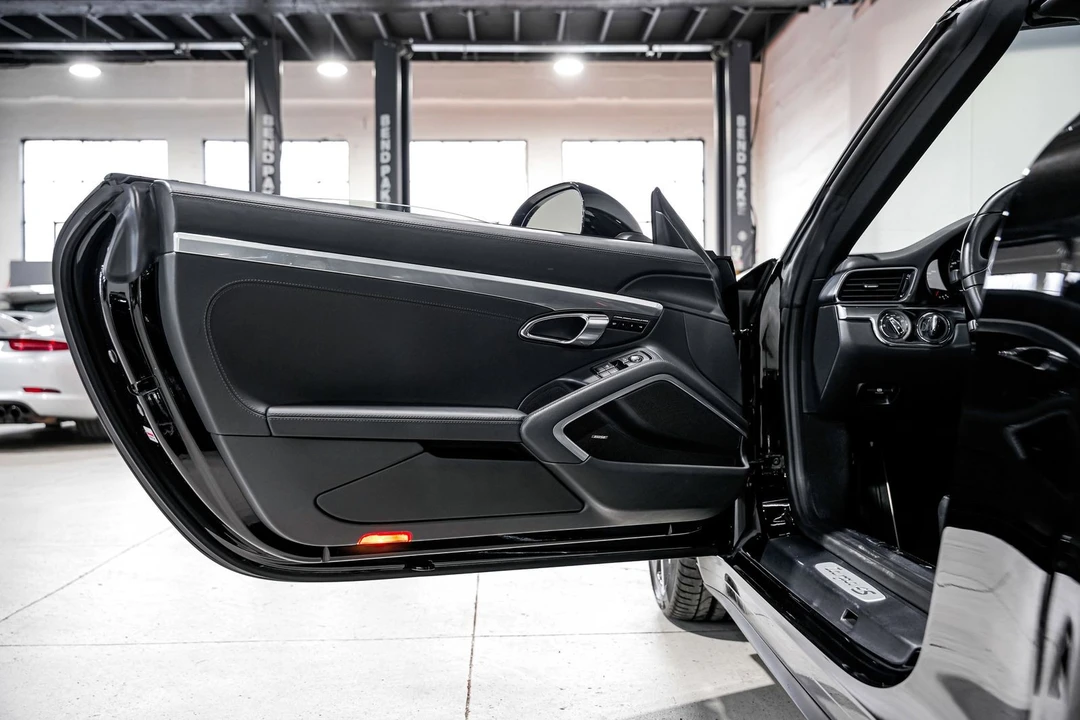 2014 Porsche 991 Targa 4 & 4S - Image 27 of 31
