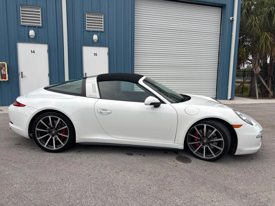 2014 Porsche 991 Targa 4 & 4S - Image 25 of 31