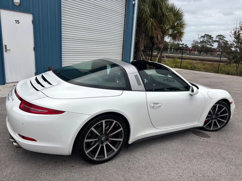 2014 Porsche 991 Targa 4 & 4S - Image 9 of 31