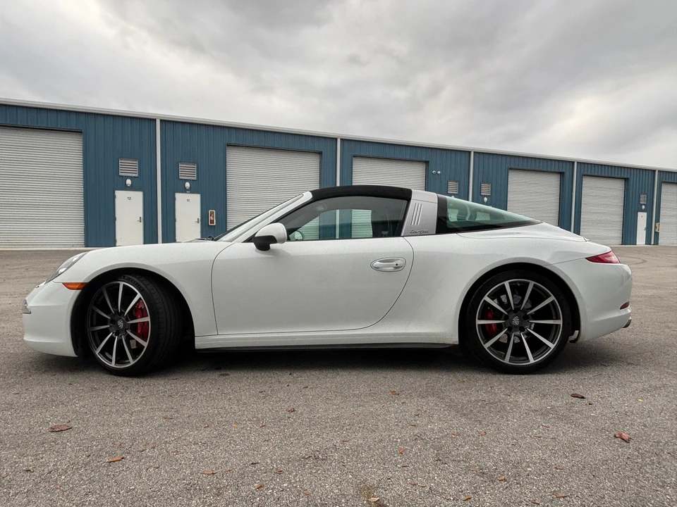 2014 Porsche 991 Targa 4 & 4S - Image 16 of 31