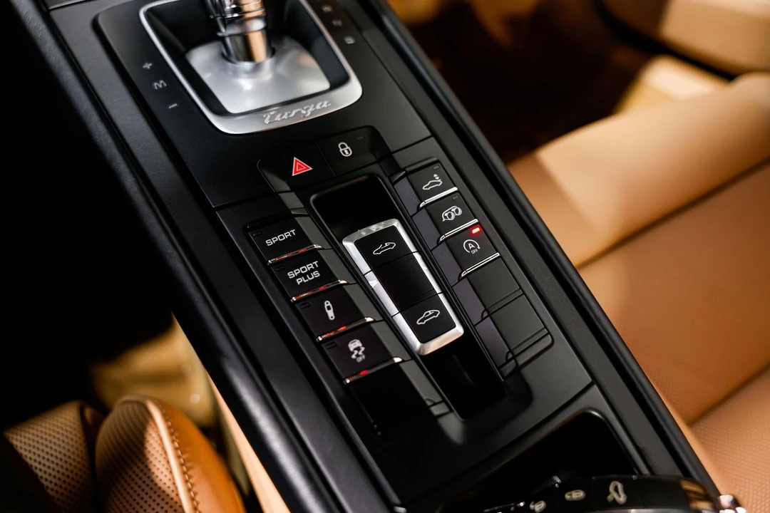 2014 Porsche 991 Targa 4 & 4S - Image 17 of 31