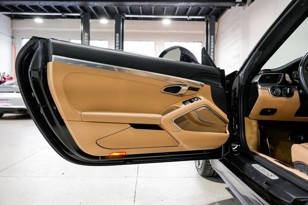 2014 Porsche 991 Targa 4 & 4S - Image 28 of 31