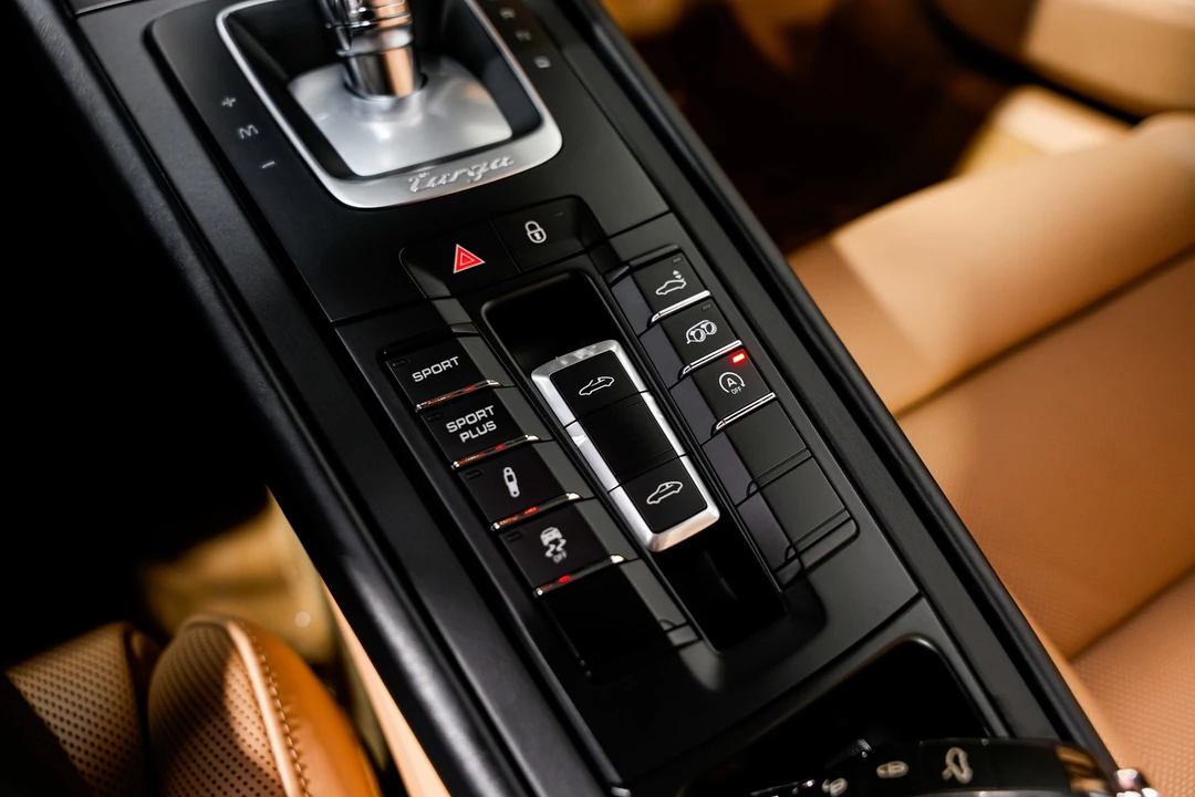 2014 Porsche 991 Targa 4 & 4S - Image 17 of 21