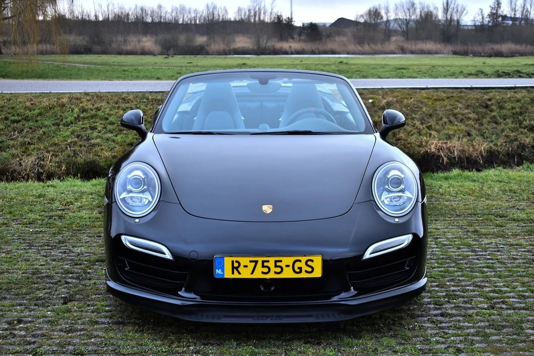 2014 Porsche 991 Turbo - Image 2 of 31
