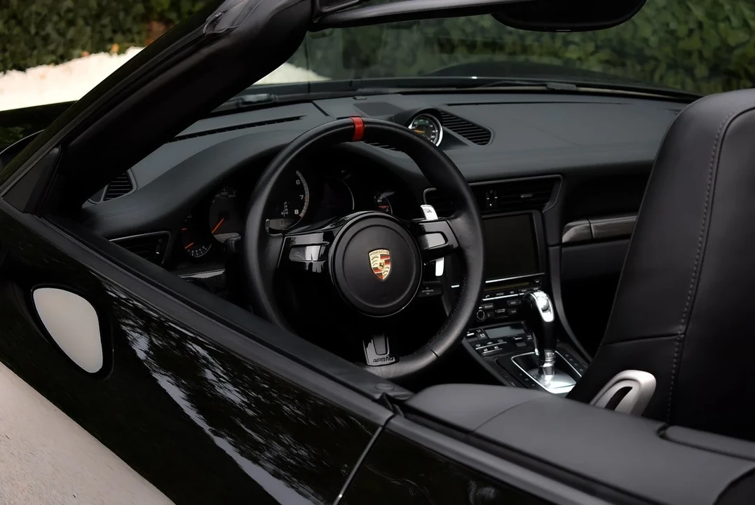 2014 Porsche 991 Turbo - Image 25 of 31