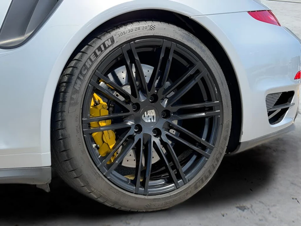 2014 Porsche 991 Turbo - Image 9 of 31