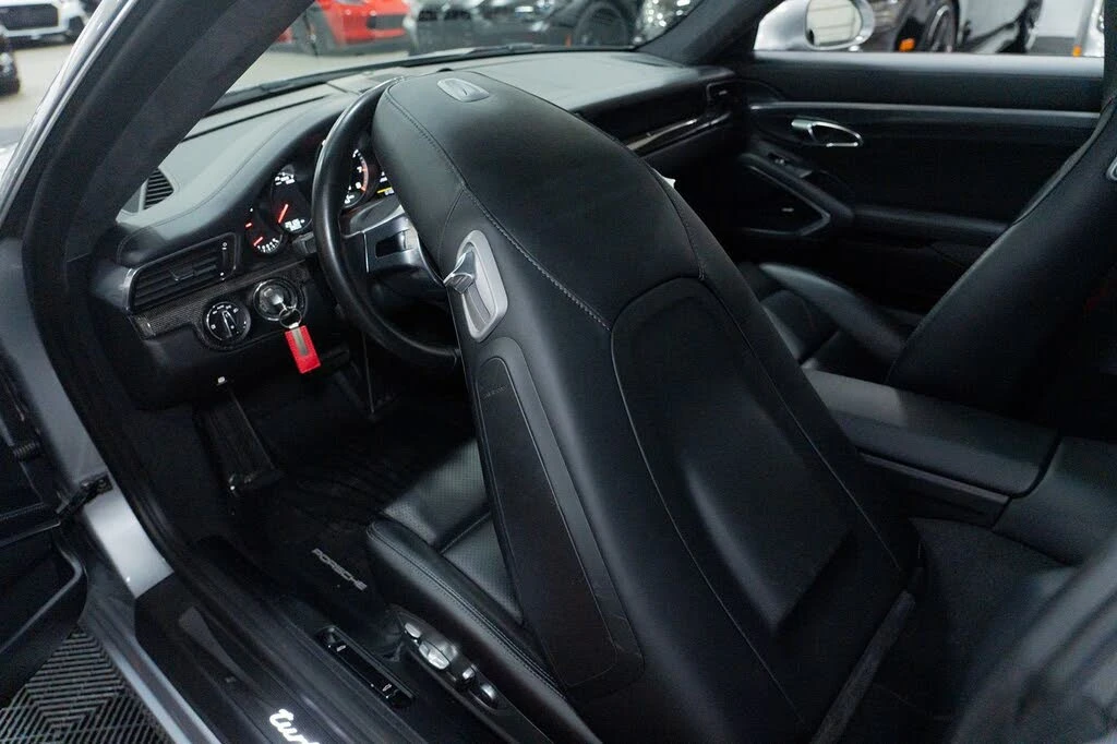 2014 Porsche 991 Turbo - Image 28 of 31