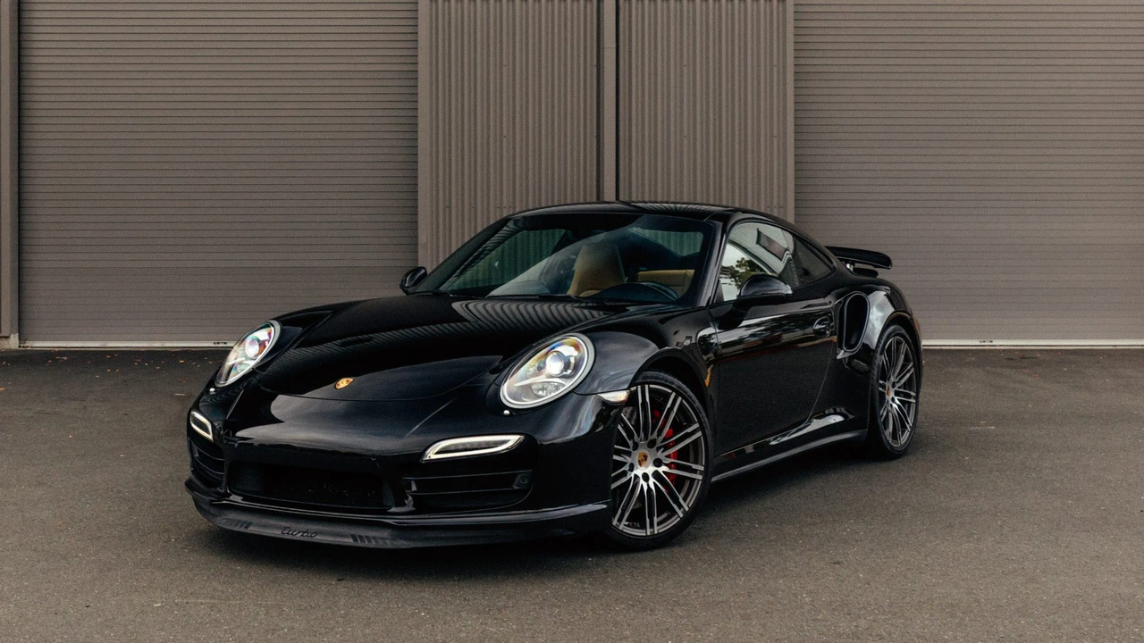 2014 Porsche 991 Turbo - Image 2 of 31