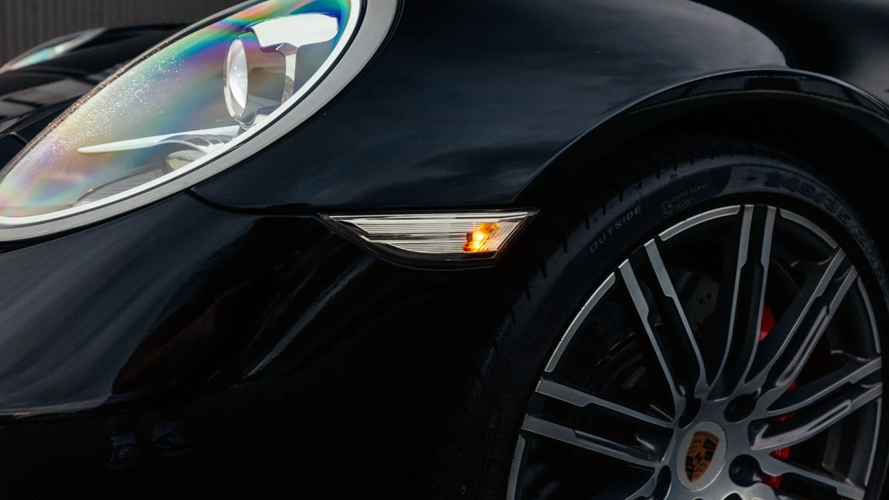 2014 Porsche 991 Turbo - Image 17 of 31