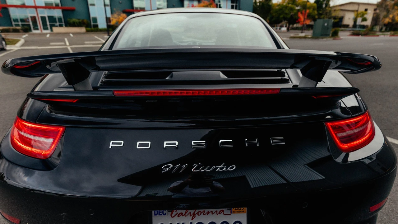 2014 Porsche 991 Turbo - Image 22 of 31
