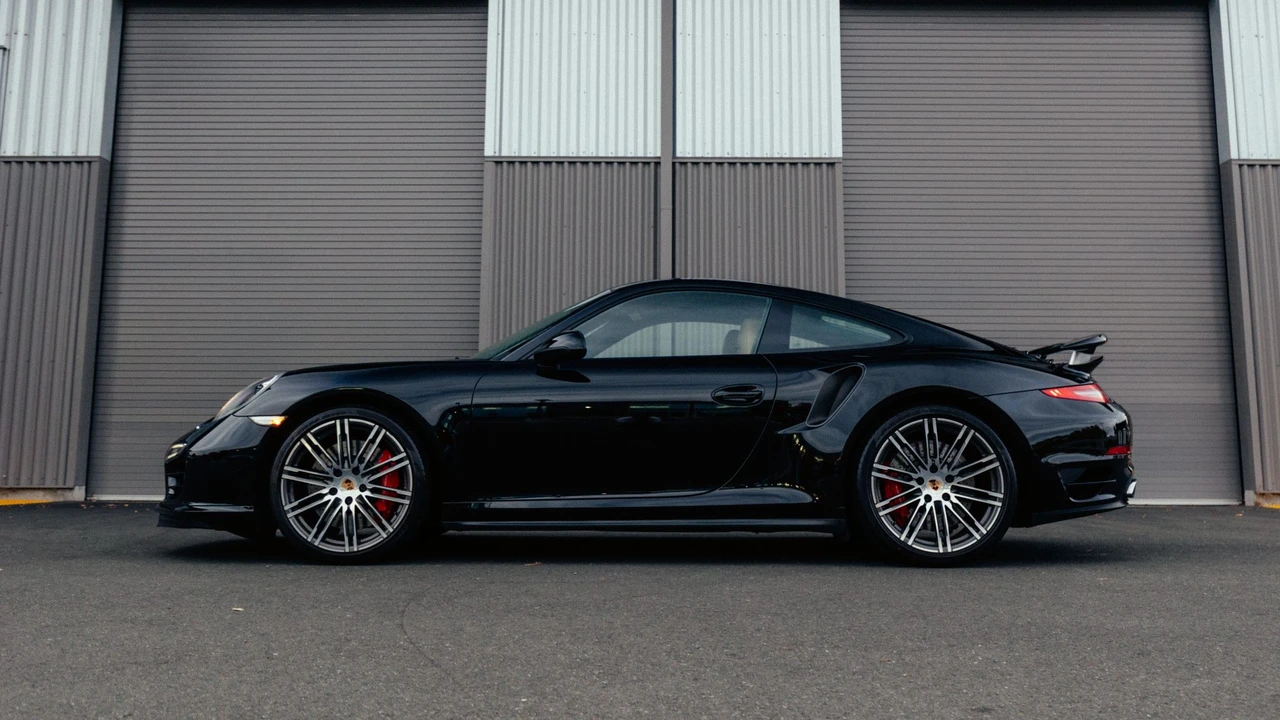 2014 Porsche 991 Turbo - Image 14 of 31