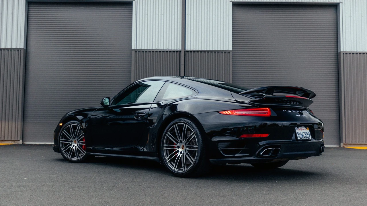 2014 Porsche 991 Turbo - Image 13 of 31
