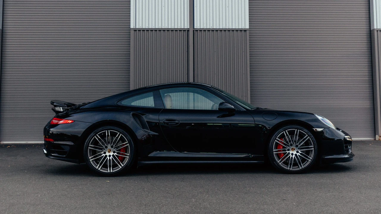 2014 Porsche 991 Turbo - Image 8 of 31