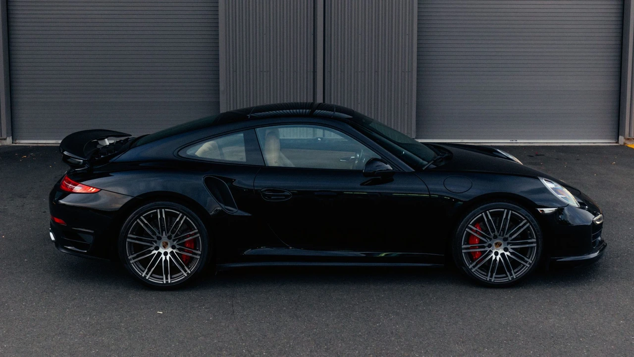 2014 Porsche 991 Turbo - Image 9 of 31