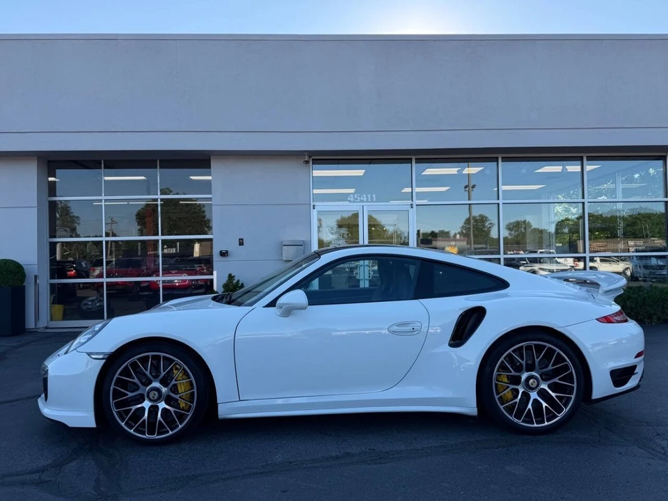 2014 Porsche - Image 2 of 18