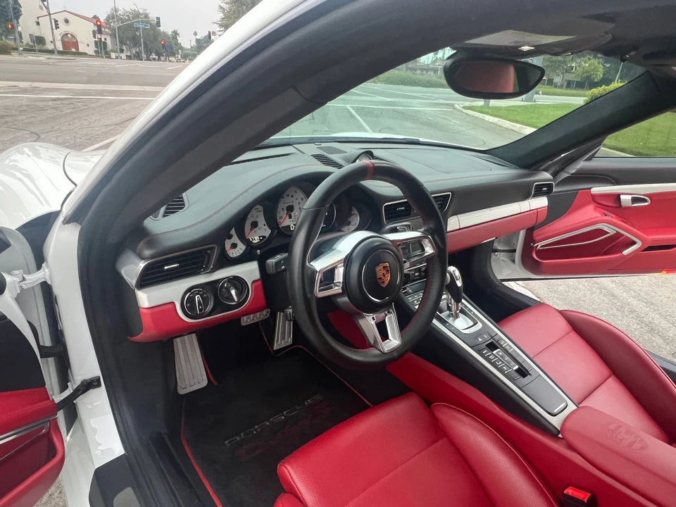 2014 Porsche 991 Turbo - Image 23 of 31