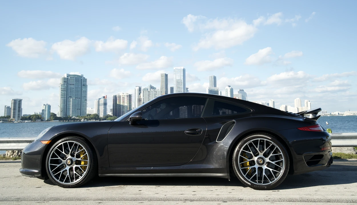 2014 Porsche 991 Turbo - Image 11 of 31