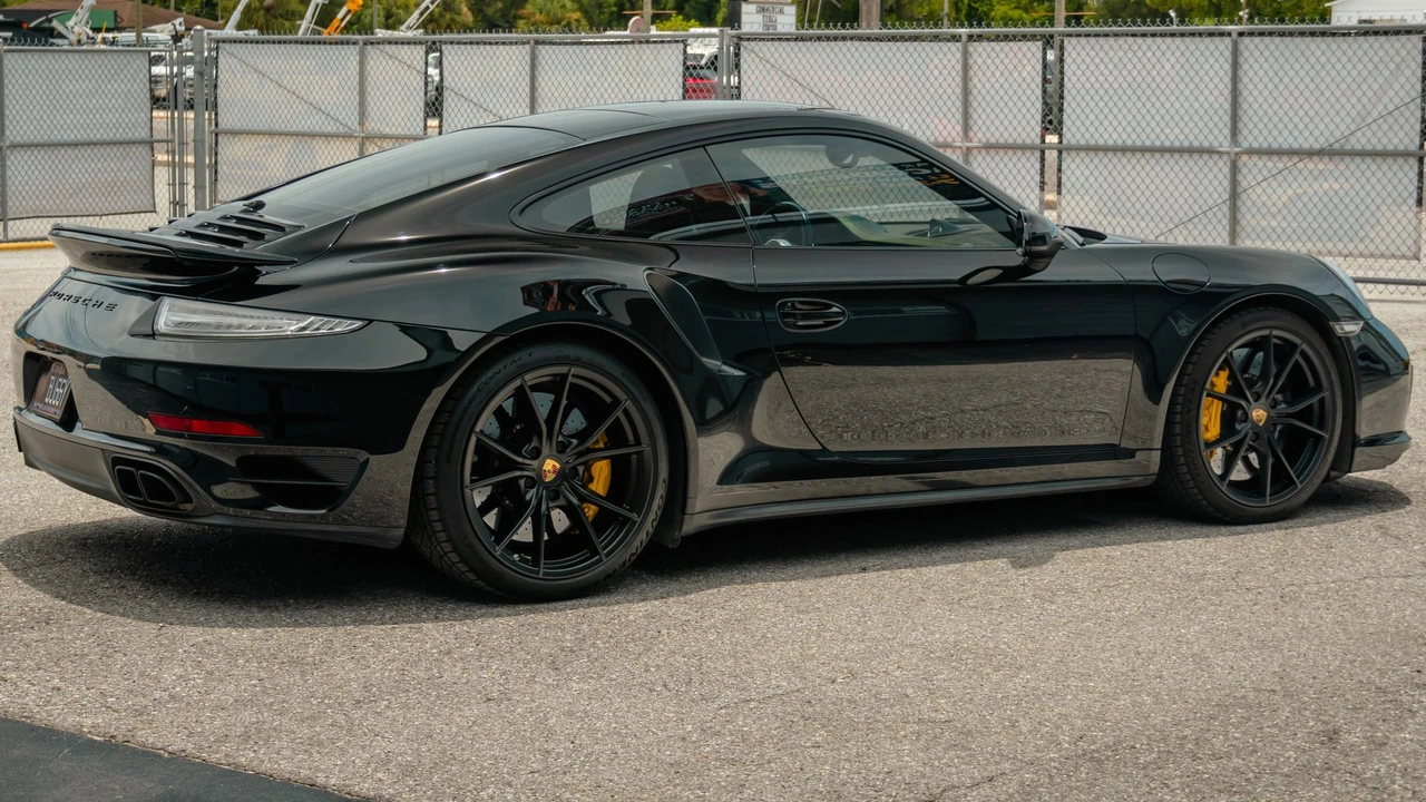 2014 Porsche 991 Turbo - Image 17 of 31