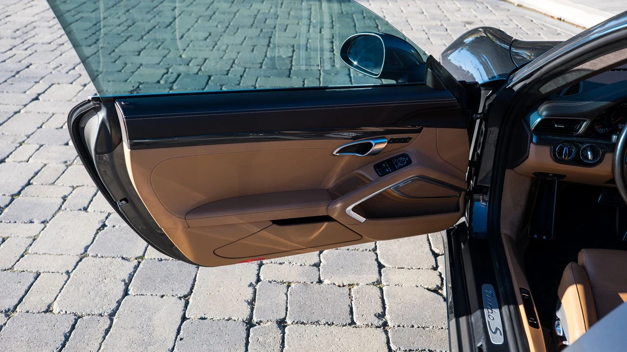 2014 Porsche 991 Turbo S - Image 18 of 27
