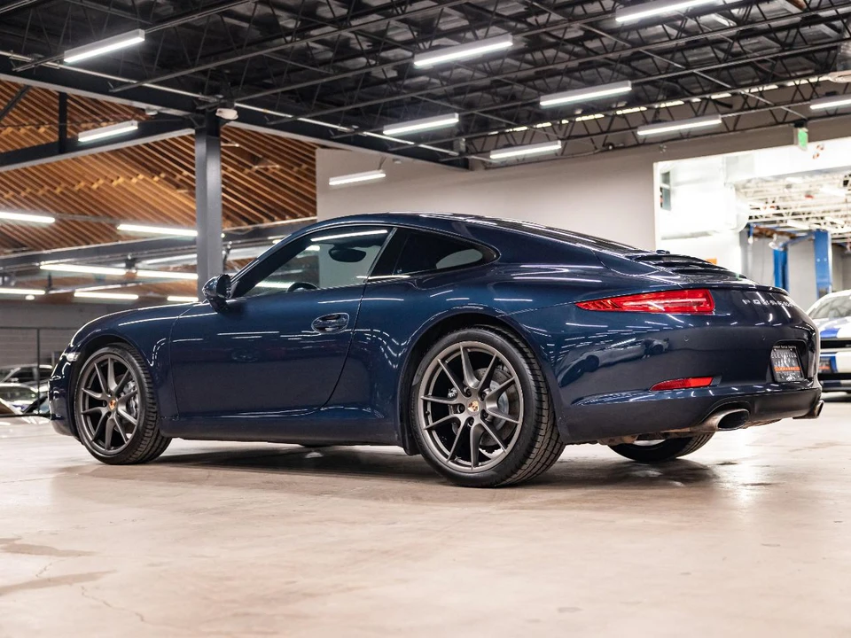 2014 Porsche 911 - Image 25 of 31