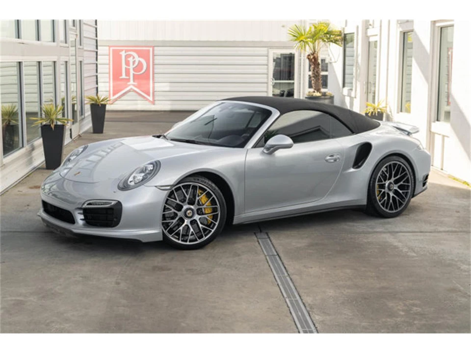 2014 Porsche 911 - Image 9 of 12