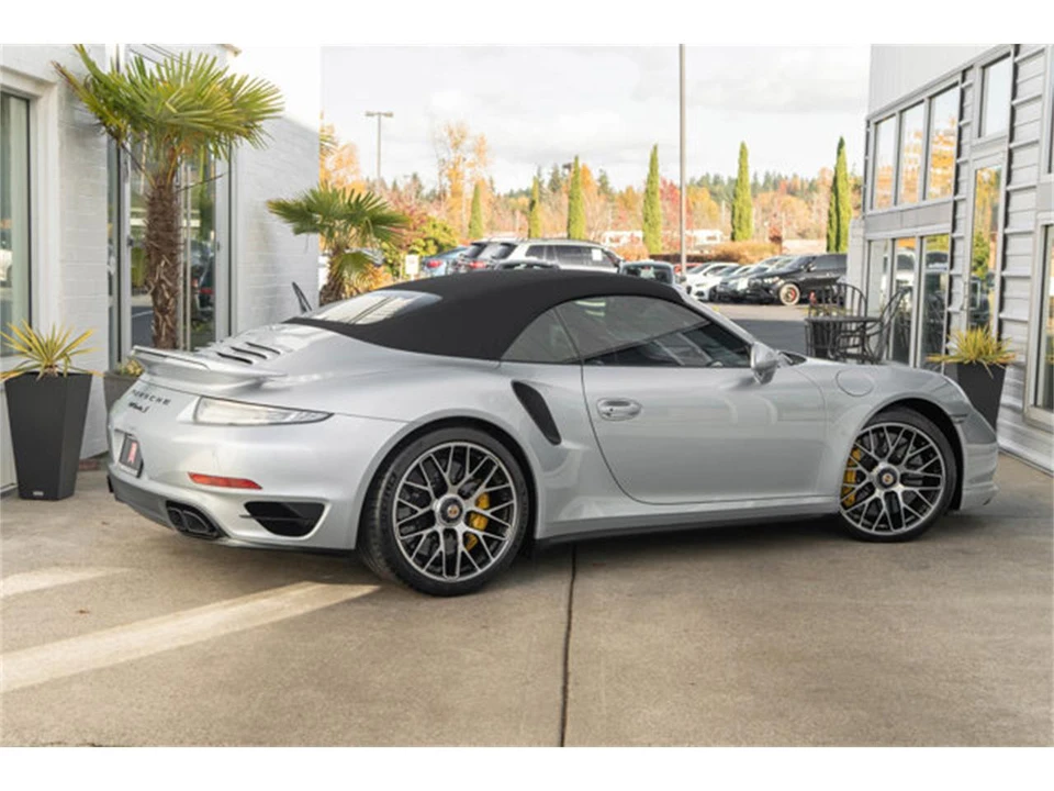 2014 Porsche 911 - Image 8 of 12