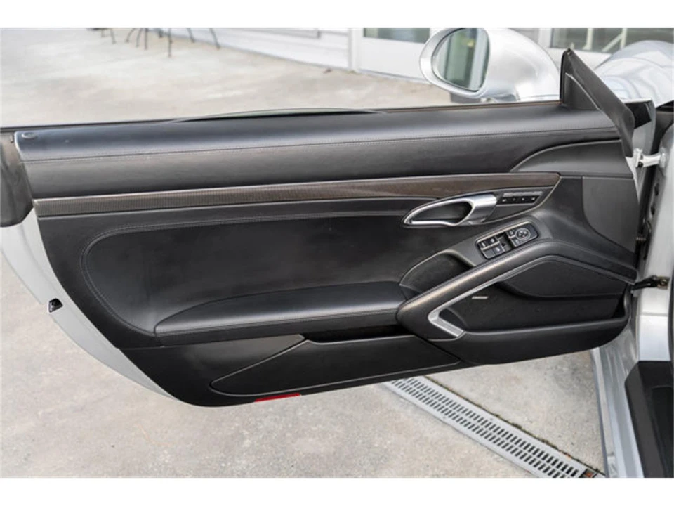2014 Porsche 911 - Image 11 of 12