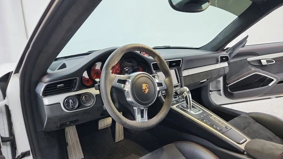 2014 Porsche 991 GT3 - Image 17 of 19