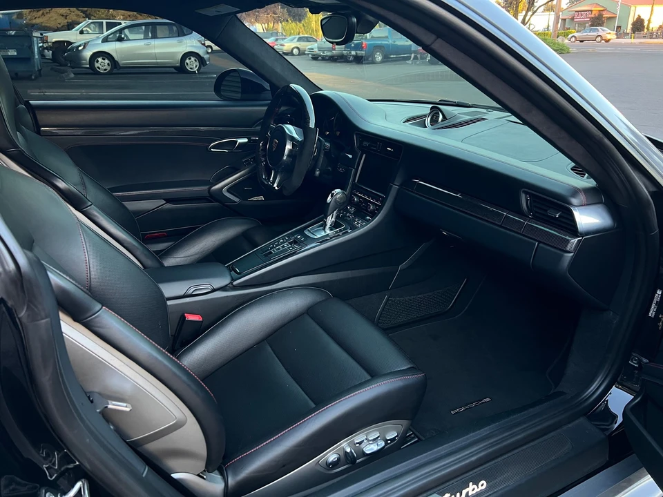 2014 Porsche 991 Turbo - Image 9 of 10