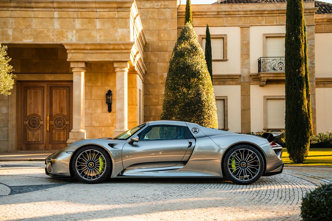 2014 Porsche 918 Spyder - Image 18 of 31