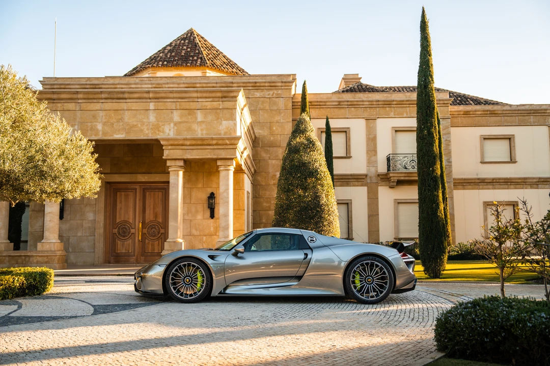 2014 Porsche 918 Spyder - Image 4 of 31