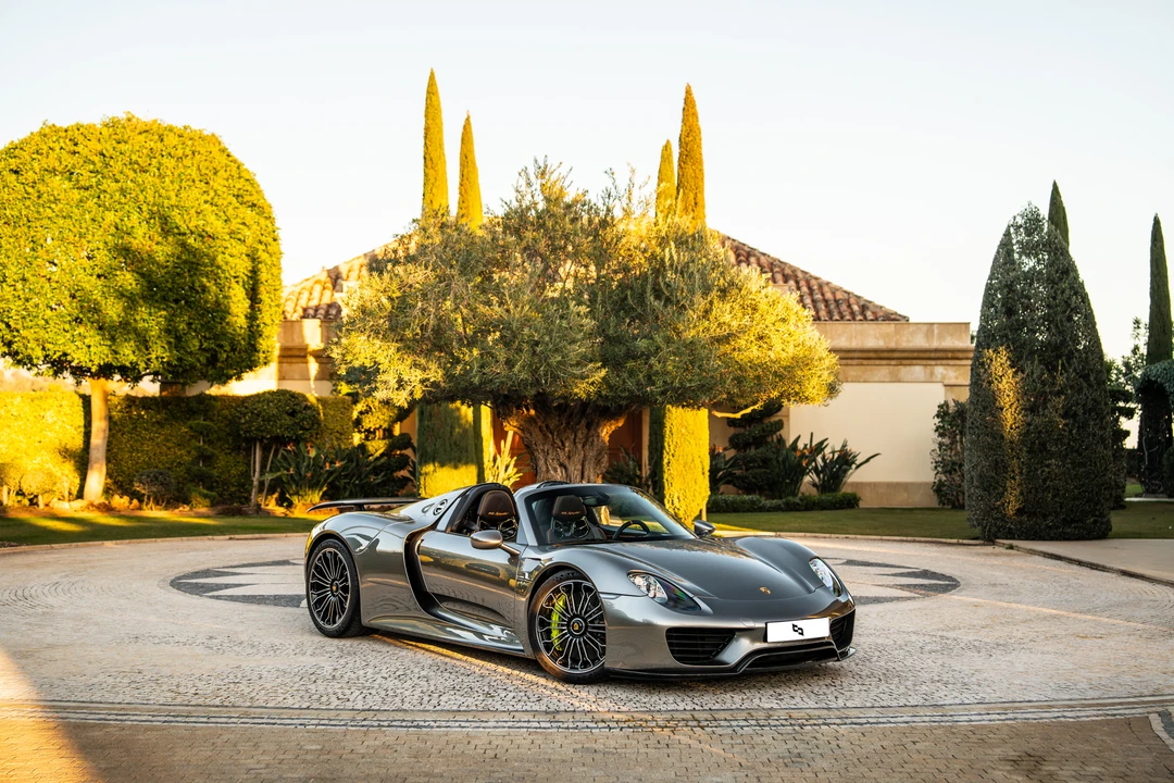 2014 Porsche 918 Spyder - Image 17 of 31