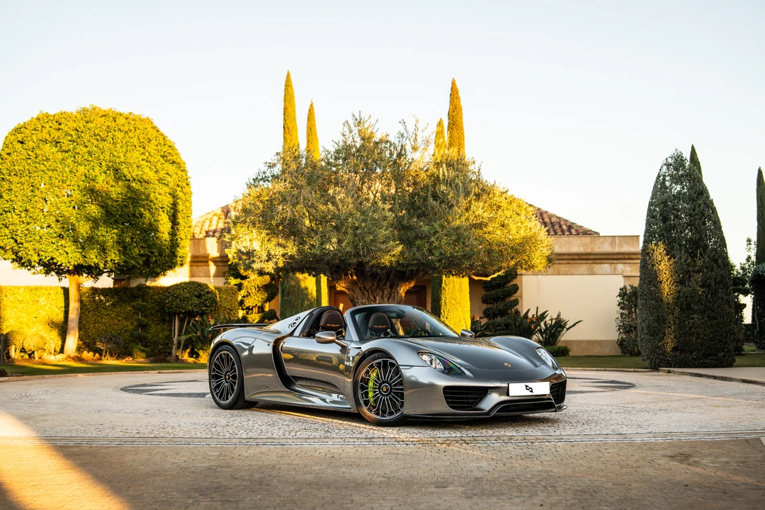 2014 Porsche 918 Spyder - Image 16 of 31