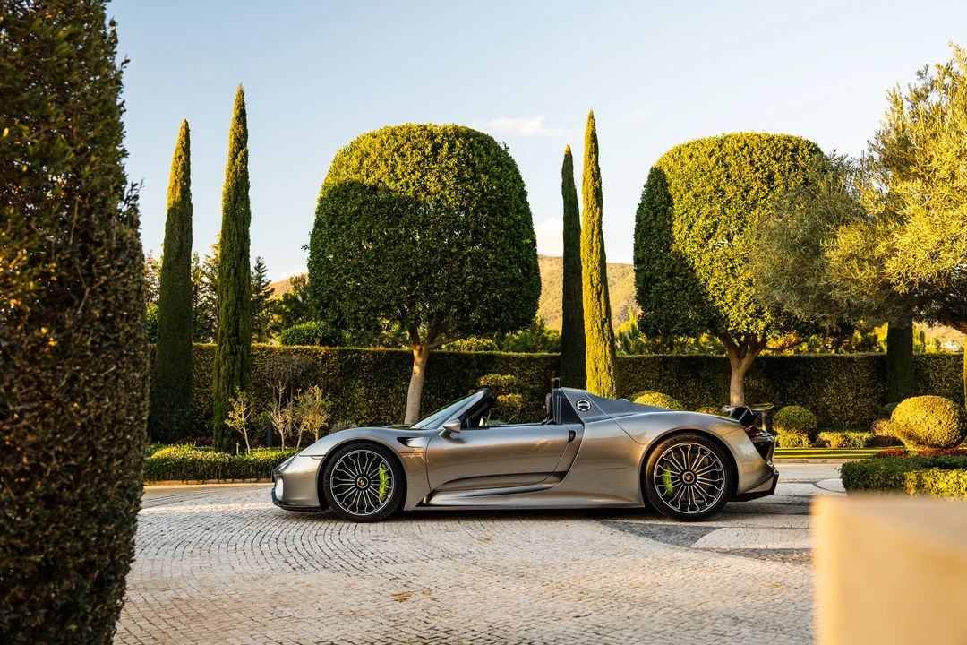 2014 Porsche 918 Spyder - Image 20 of 31