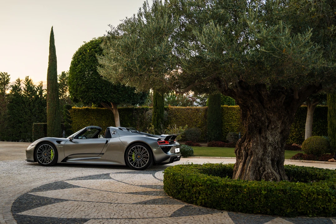 2014 Porsche 918 Spyder - Image 21 of 31