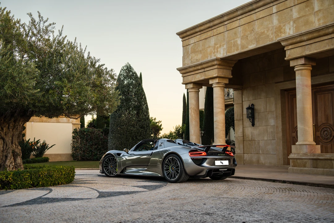 2014 Porsche 918 Spyder - Image 12 of 31