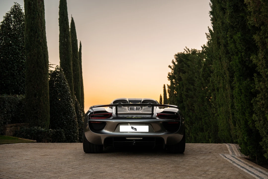 2014 Porsche 918 Spyder - Image 13 of 31