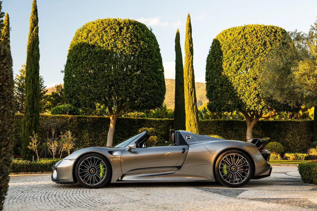 2014 Porsche 918 Spyder - Image 11 of 31