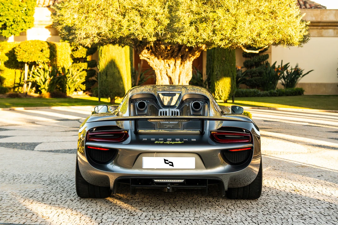 2014 Porsche 918 Spyder - Image 23 of 31
