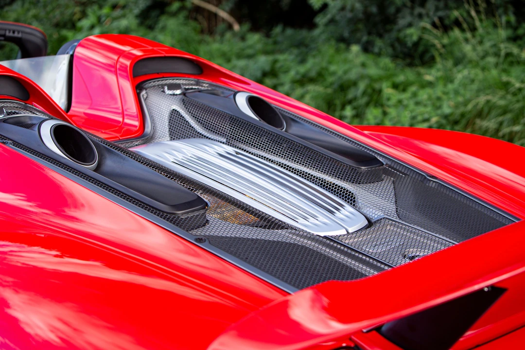 2014 Porsche 918 Spyder - Image 24 of 31
