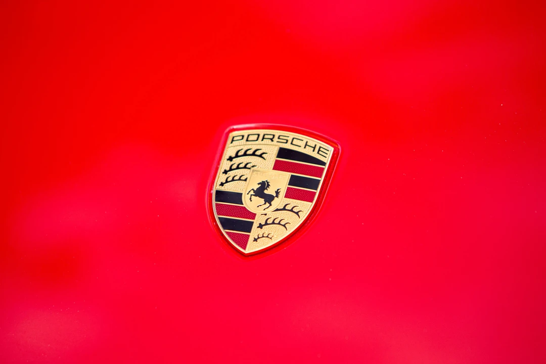 2014 Porsche 918 Spyder - Image 29 of 31